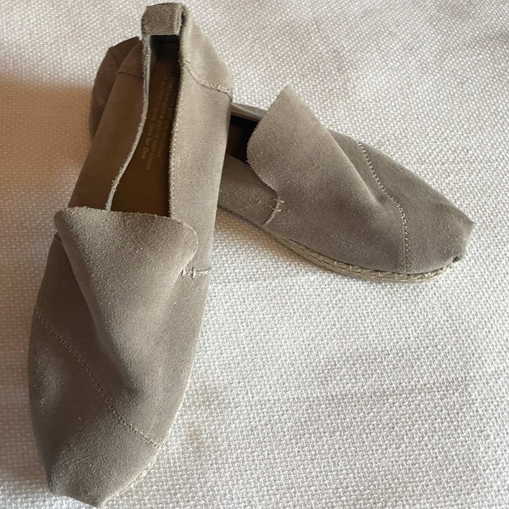 Tom’s suede flats